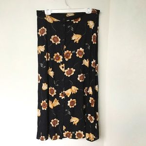 Innovare Skirt Size 18W Black with Large Flowers Button Front Maxi